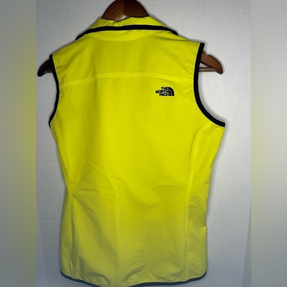 Women’s The North Face Yellow Softshell Vest. Full Zip. Mesh Lined. Size Medium. - Picture 5 of 5
